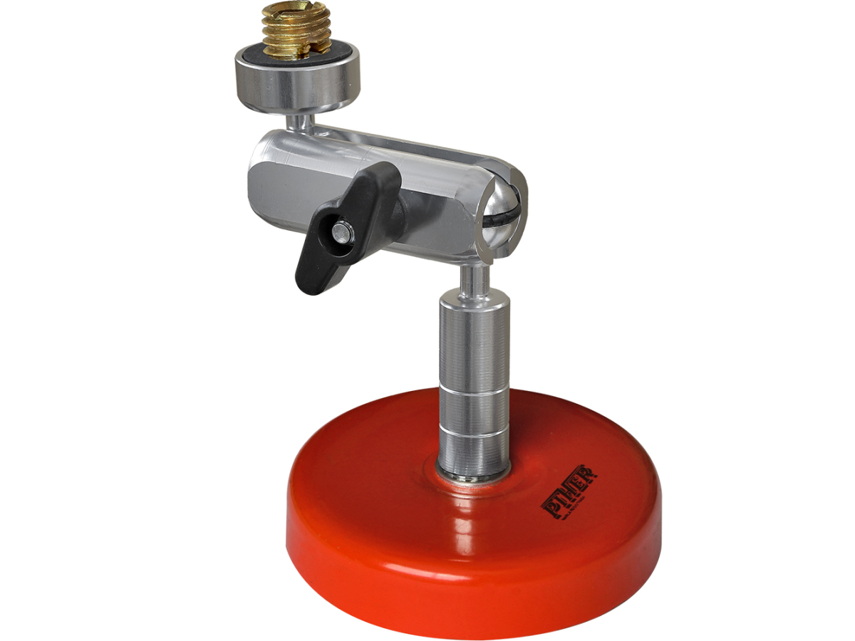 MULTI-DEVICE SUPPORT WITH MAGNET